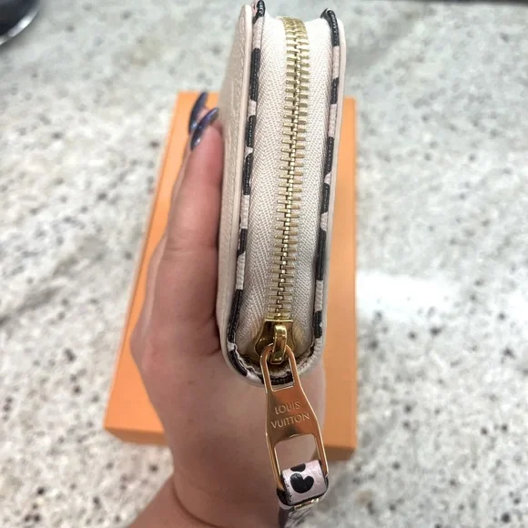 Louis Vuitton Wild At Heart Empriente Zippy Wallet - Picture 3 of 8